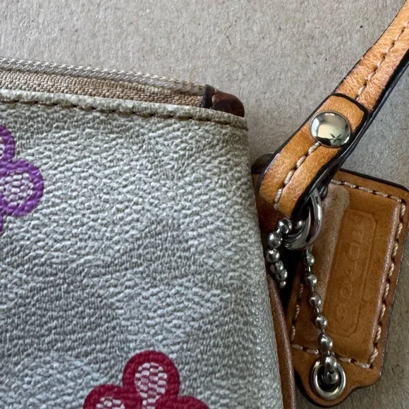 Coach Wristlet - Picture 11 of 12